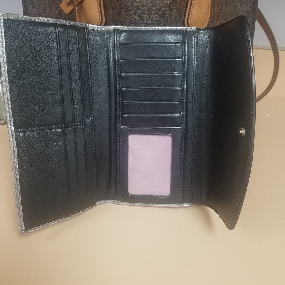 Super Cute Coach silver wallet